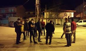 Müsait olduğuna kanaat getirilmesinin ardından saat 21.00'den itibaren hava hücum harekatı başladı, yani helikopterlerle komando indirme harekatı icra edildi. Pence Yildirim Harekati Bolgesinde 1 Sehit Konferans Haberleri Haberler Guncel Haber Ve Anlik Haberin Adresi