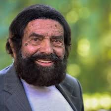 Parigi, aggredito in casa lo scrittore ebreo Marek Halter: “Volevano  avvertirmi”