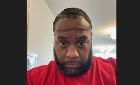 Family members of the late Councilman Eric Mays feud concerning  councilman's body