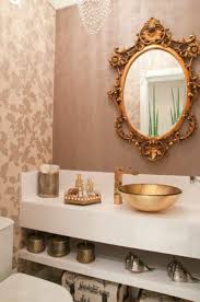 Badezimmer Deko In Beige Mit Goldenem Waschbecken In 2020 Badezimmer Deko Deko Ideen Badezimmer