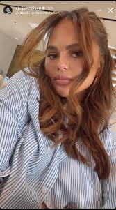 Chrissy Teigen debuts golden red highlights in Insta selfie