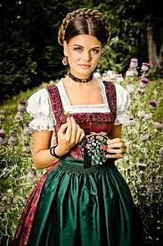 Pin By C S On D I R N D L S T R A C H T E N Traditional Dresses German Dress Traditional Outfits