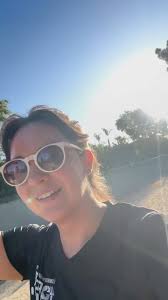 Ok so now that running in sunglasses is a thing for me... what kind do I  get?! Thank you @hoka for these.