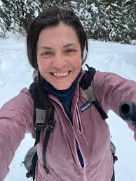 What are the best layering strategies for cold weather hiking?