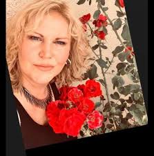 Matt & Laurie Crouch ने नई फ़ोटो जोड़ी.