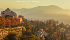 Seen, städte, berge, bilder, reisezeit, küche, sehenswürdigkeiten und mehr. Lombardei Und Karte Lombardei Italien Inside Info