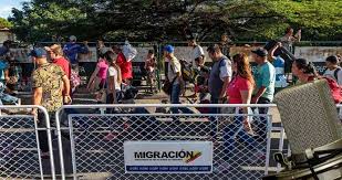 Para reactivar el paso fronterizo entre venezuela y colombia, ya sea por estado zulia o táchira en consecuencia, «hasta este momento no está prevista una apertura de la frontera« con colombia. Venezuela Restringe El Ingreso De Sus Ciudadanos En La Frontera Con Colombia