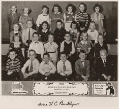 2nd grade 1972. 😊 I see Rodney Reynolds Tina Collins Sue Savinsky ...