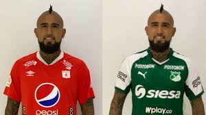 América de cali 2021 : Arturo Vidal Poso Con Las Camisetas De America Y Deportivo Cali Antes Del Clasico Goal Com