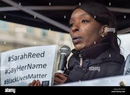 From london right and her mother hi-res stock photography and images