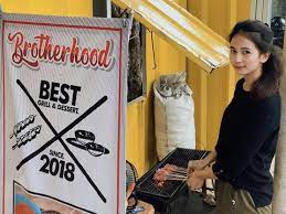Masa kontrak pramugari dan tips lolos interview. Pramugari Cantik Kena Dampak Corona Ini Kisahnya Setelah Viral Jualan Sate