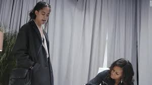 Malia obama (born malia ann obama on july 4, 1998) is the eldest daughter of president barack obama and first lady, michelle obama. Malia Obama Makes Rare Appearance In Mom Michelle Obama S Netflix Documentary Cnn Video