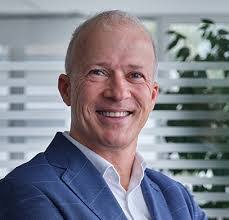 Robert Schreyer's Instagram, Twitter & Facebook