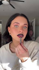 Danielle Peel's Instagram, Twitter & Facebook