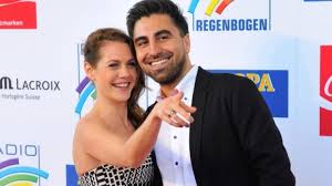 Born on 20th january, 1980 in harbshausen/efse, hessen, germany, she is famous for berlin, berlin. Felicitas Woll Privat Endlich Macht Sie Ihre Liebe Mit Ihm Offiziell News De