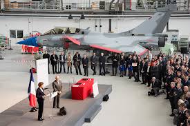 Le système d'observation météorologique humaine avait enregistré une rafale de cette vitesse. Rafale F4 Launched Armada International