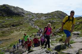 Attracting around 8,000 participants each year, the seven mountains hike is the biggest single event of the norwegian trekking association (den norske turistforening). 7 Fjellsturen Arlig Arrangement Visitbergen Com