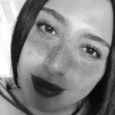 Manuela Salazar (25)