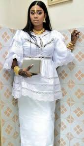 Robes longue boubou moderne pour femme en bazin. 19 Idees De Model De Bazin Senegalais Mode Africaine Robe Tenue Africaine Robe Africaine
