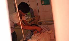 Chinese woman breaks into 'love rival's' apartment and cuts off her breasts  with scissors | Daily Mail Online