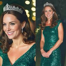 Flip my fckn cross I don't need a messiah Fxck that crown of thorns I got a  crown of barbwire