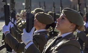 With soldado, abramovich is one of the best technical filmmakers with a flare for making a historical pic seem so grandiose. La Soldado Femenino Apropiado Fundeu