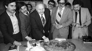 Necmettin erbakan vakfı'nın toplantısında söz konusu kavgayı erbakan yaptığı konuşmada, başta oğuzhan asiltürk olmak üzere bazı saadet partisi yöneticilerini hedef aldı. Islam Birligi Idealini Savunan Lider Necmettin Erbakan Trt Haber Foto Galeri