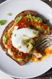 Ricotta Avocado Toast With Poached Egg Easy Breakfast Recipes Recipe Breakfast Recipes Easy Poached Eggs Toast Toppings