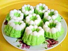 Bacalah manfaat minyak kayu putih selengkapnya di artikel ini. Kuih Hijau Putih Kelapa Terrius O