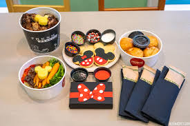 All of them are very good at cooking. Review Disney Family Night Dinner And Card Game At Disney S Caribbean Beach Resort