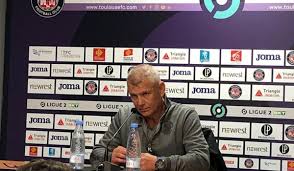 La taille en hauteur n'est plus un problème grâce aux rallonges felco pour sécateur électronique felco. Ajnysz8p3vlzjm