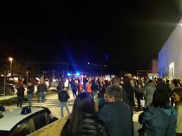 È svenuto durante un concerto a san benedetto del tronto. Gaetano Curreri Accusa Un Malore Sul Palco Interrotto Il Concerto Degli Stadio A Castelraimondo Youtvrs