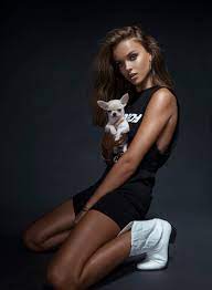 Anna Zak - Free pics, galleries & more at Babepedia