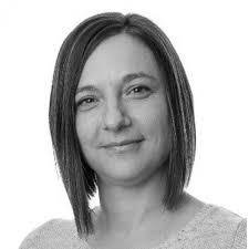 Sandra Hogan's Instagram, Twitter & Facebook