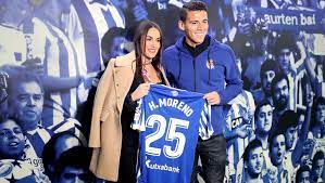 La traición tuvo aires de los 80. Morboso Cambio De Numero De Hector Moreno