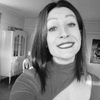 80+ perfiles de «Stuart»