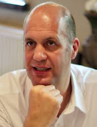 Bart Vanmechelen — Living Connections