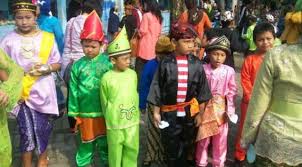 Cari stw perot berlemak | twuko. Rayakan Hari Kartini Ini Deretan Baju Daerah Yang Pernah Kamu Pakai K Kumparan Com