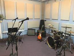 Others resonate with certain notes whenever music is played. New York City Guitar School Nyc Guitar School Music Building Rehearsal Rooms Drums And Keys New York City Guitar School