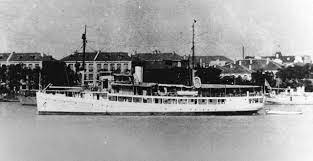 uss pigeon am47 in a chinese port circa the later 1920s after she had been modified for use as a gunboat on the warship united states military model ships
