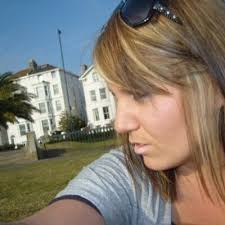 Lucy Elliott-Hunt (@Loobyloulou25)