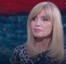 Es uno de los cantautores más importantes de italia. I Rapitori Dissero A De Andre Che Gli Preferivano Guccini Lui E Perche Non Avevate Sequestrato Lui Ilnapolista
