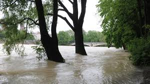 Das hochwasser im westlichen mittelfranken und in nordschwaben läuft ab. Hochwasser In Munchen Isar Pegel Erreicht Hochststand Munchen Sz De
