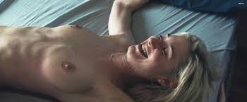 Elizabeth Debicki Nude In The Burnt Orange Heresy - Celebrity Movie Blog