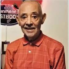 EL 24 DE JUNIO DEL AÑO 1940, NACE.. JOHNNY VASQUEZ Juan Bautista Vásquez  López fue un destacado cantante y corista, quien había dejado una estela de  sabor cantando con agrupaciones como la