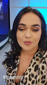 La Presidenta de Honduras Xiomara Castro, supervisó la construcción del  proyecto de Espacios Soberanos, en la colonia Mary Flakes de Flores de  Comayagüela, FM. Estos son espacios para dignificar la vida de