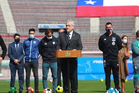 Revise la historia del futbol chileno, desde el magallanes campeón de 1933 hasta el colo colo tetracampeon de claudio borghi. Con Estrictas Medidas De Seguridad Vuelve El Futbol Chileno El 29 De Agosto Radiosago 94 5 Osorno Y 96 5 Puerto Montt