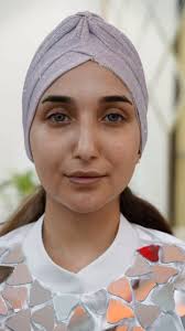 در زندگی سختی زیادی خواهی کشید، ‎تو باید از آن ها درس بگیری….. ‎این سختی ها  هستند که شخصیت تو را شکل می دهند، ‎قوی باش دختر! ‎هیچ کس نمی تواند دری