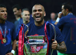 Daniel alves da silva, meglio conosciuto come dani alves (juazeiro, 6 maggio 1983), è un calciatore brasiliano, difensore o centrocampista del san paolo. Uefa Champions League On Twitter Dani Alves At Barca Appearances 391 Trophies 23 Ucl