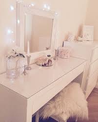 Mirrorlight3 Diy Vanity Mirror Ideas To Make Your Room More Beautiful Tags Diy Vanity Mirror With Lights White Dressing Tables Beauty Room Room Inspiration
